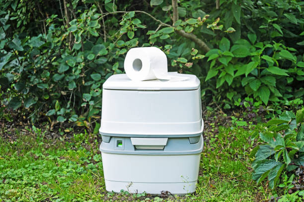 Best Emergency porta potty rental  in Benton, IL