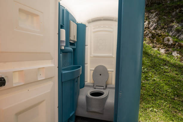 Best Wedding porta potty rental  in Benton, IL